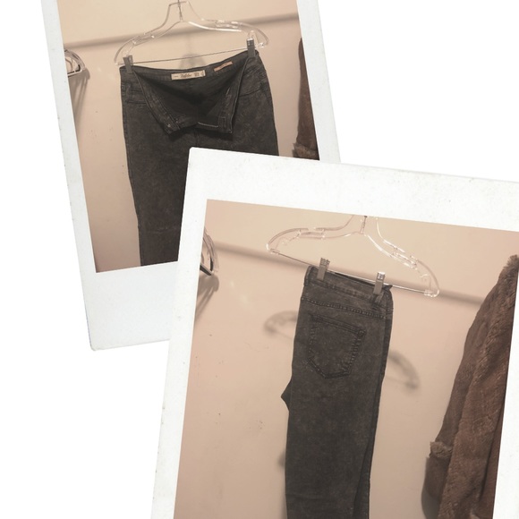 Stone Washed Jeggings - Picture 2 of 5